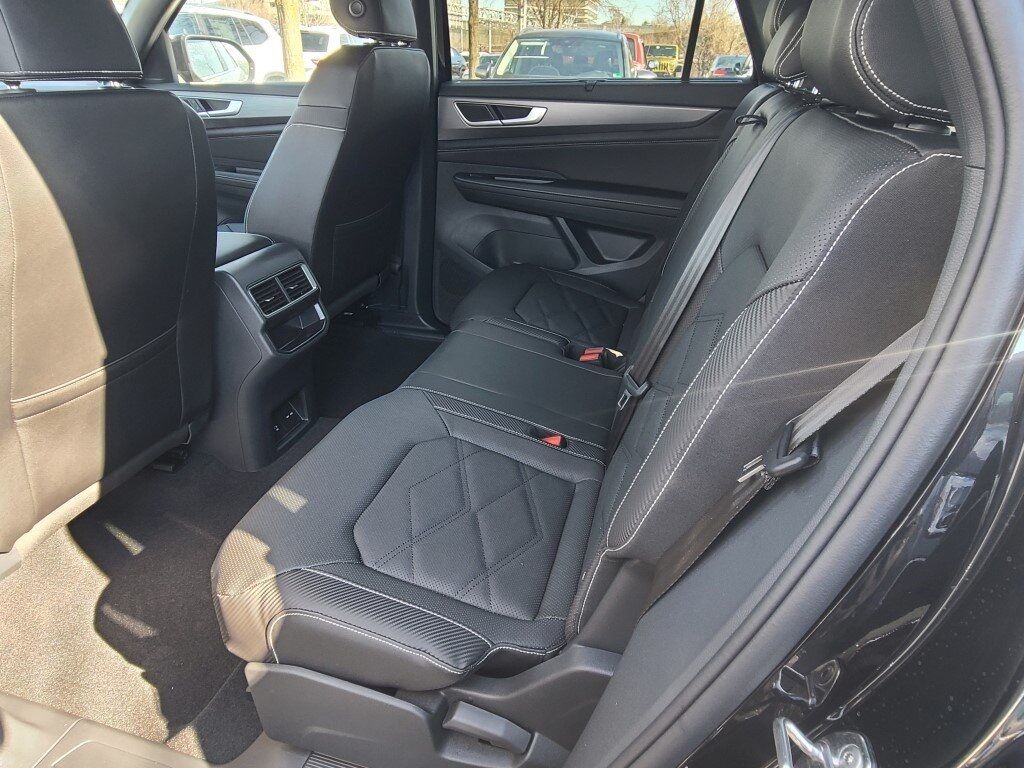 2025 Volkswagen Atlas Cross Sport 2.0T SE w/Technology Springfield VA