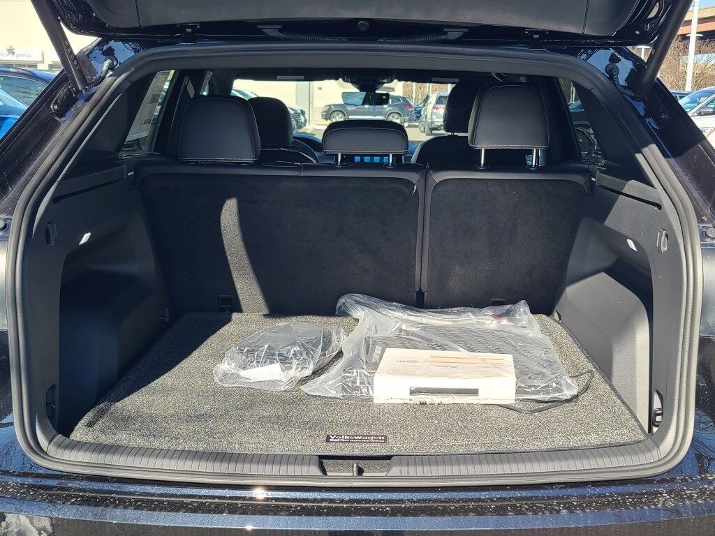 2025 Volkswagen Atlas Cross Sport 2.0T SE w/Technology Springfield VA