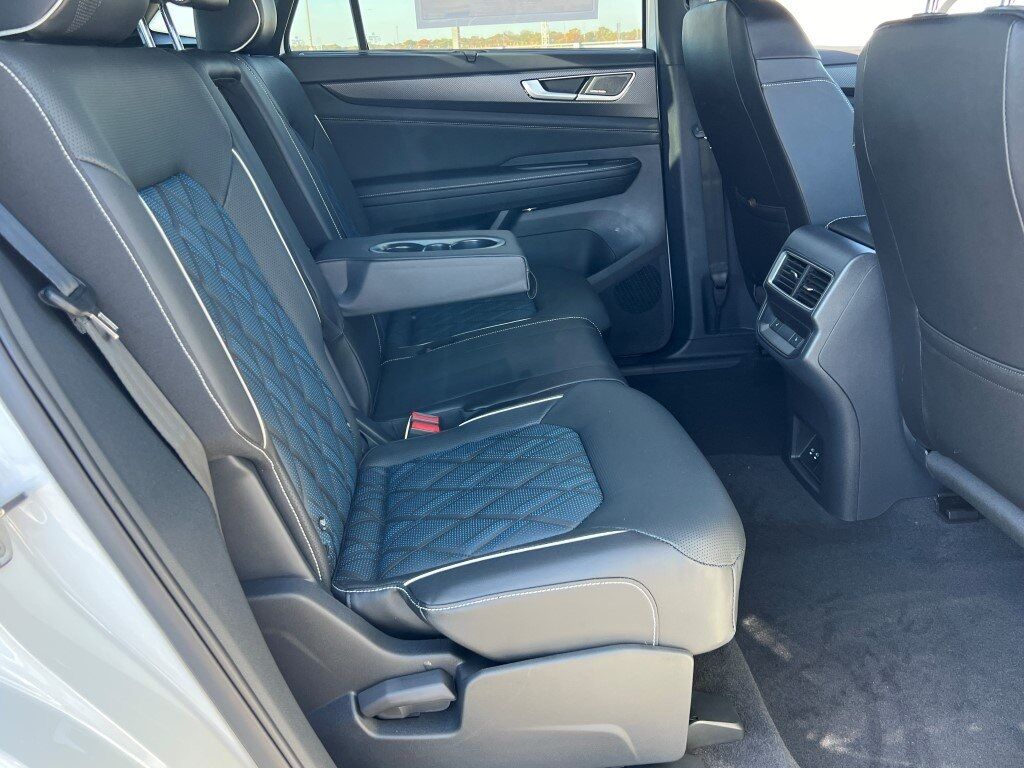 2025 Volkswagen Atlas Cross Sport 2.0T SEL Premium R-Line Springfield VA