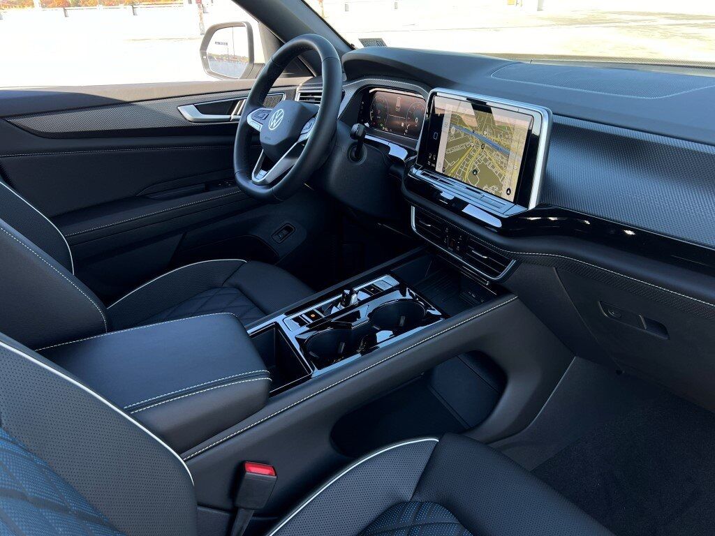 2025 Volkswagen Atlas Cross Sport 2.0T SEL Premium R-Line Springfield VA