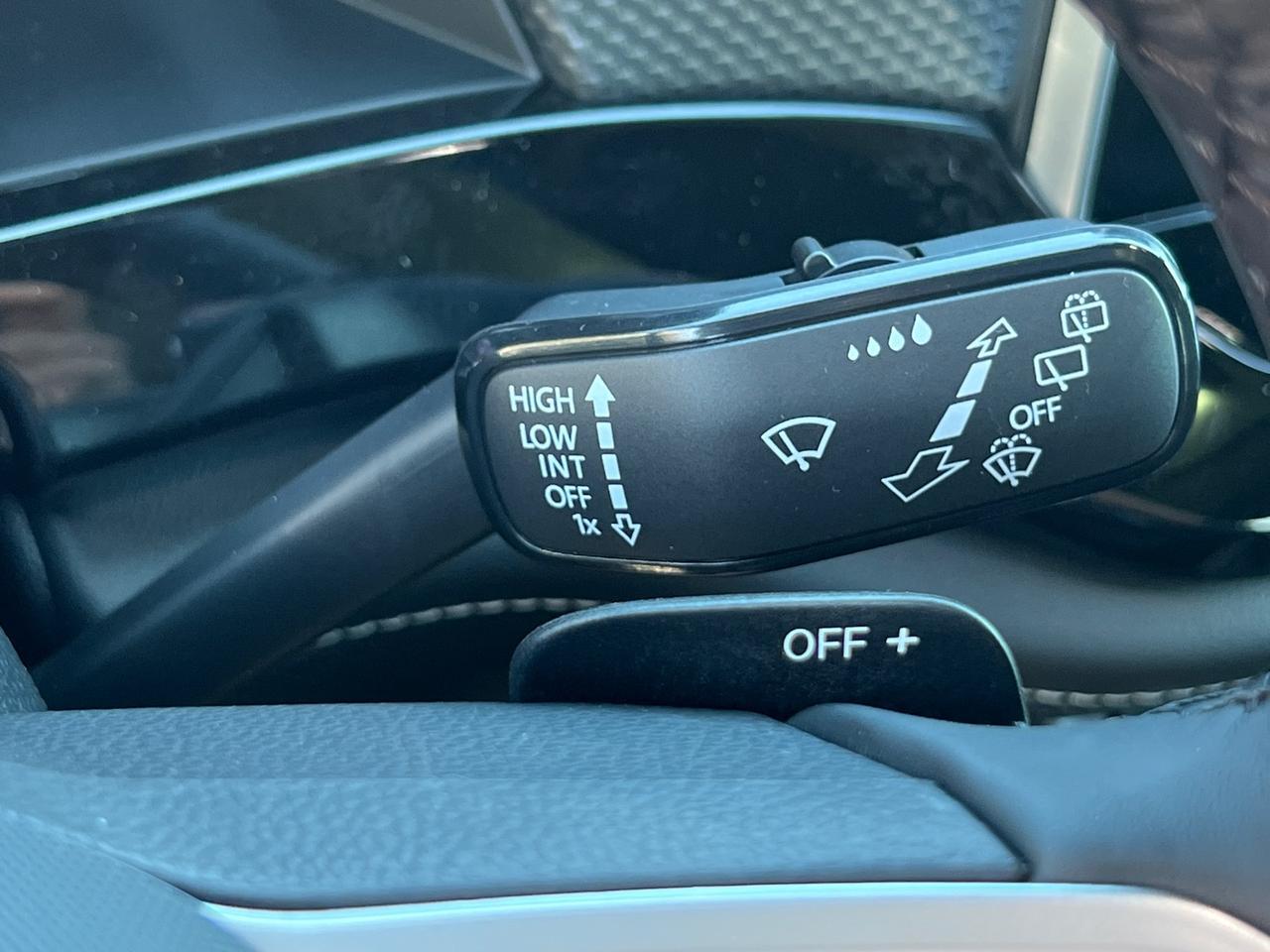 2025 Volkswagen Atlas Cross Sport 2.0T SEL R-Line Hagerstown MD