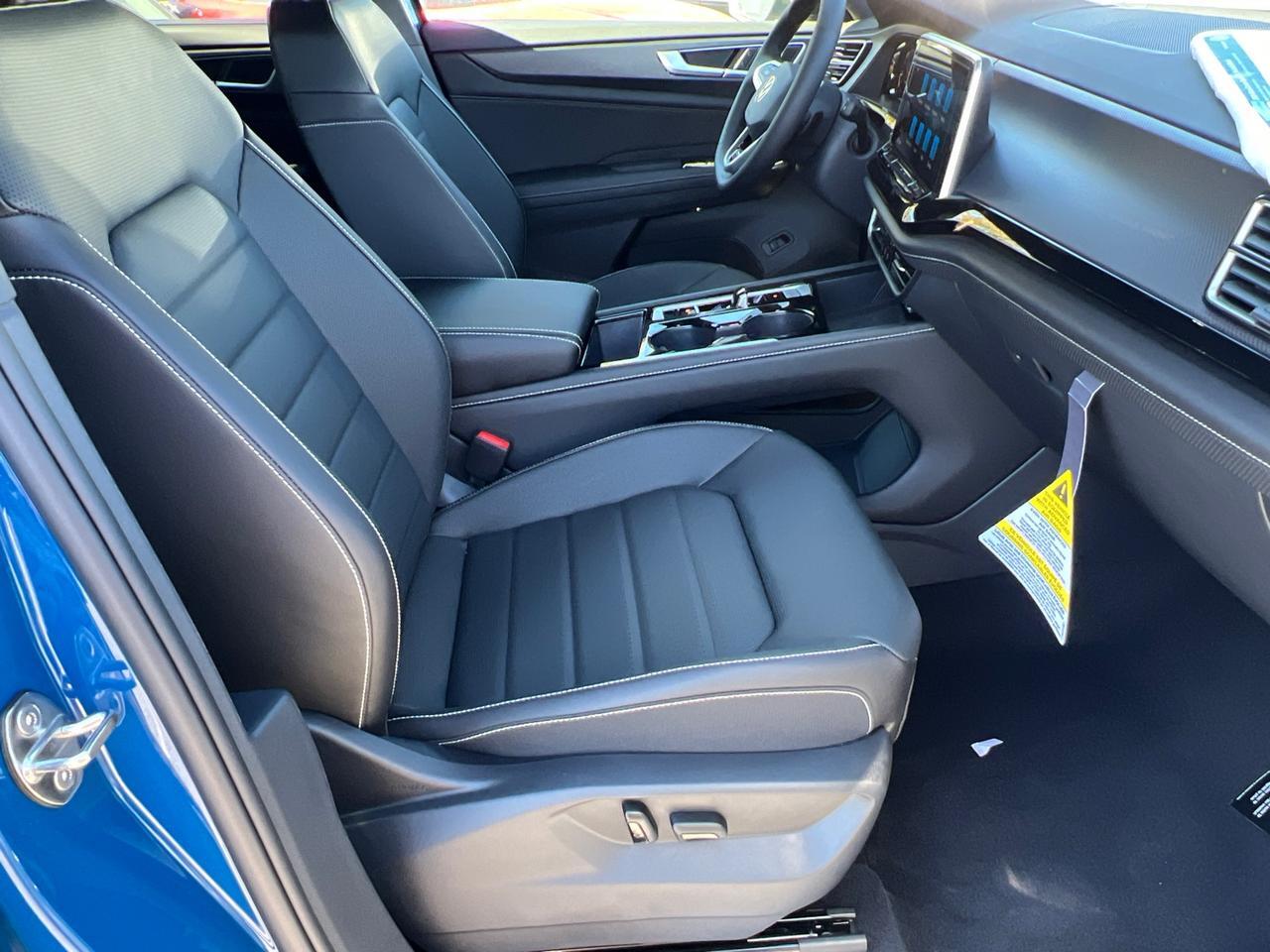 2025 Volkswagen Atlas Cross Sport 2.0T SEL R-Line Hagerstown MD