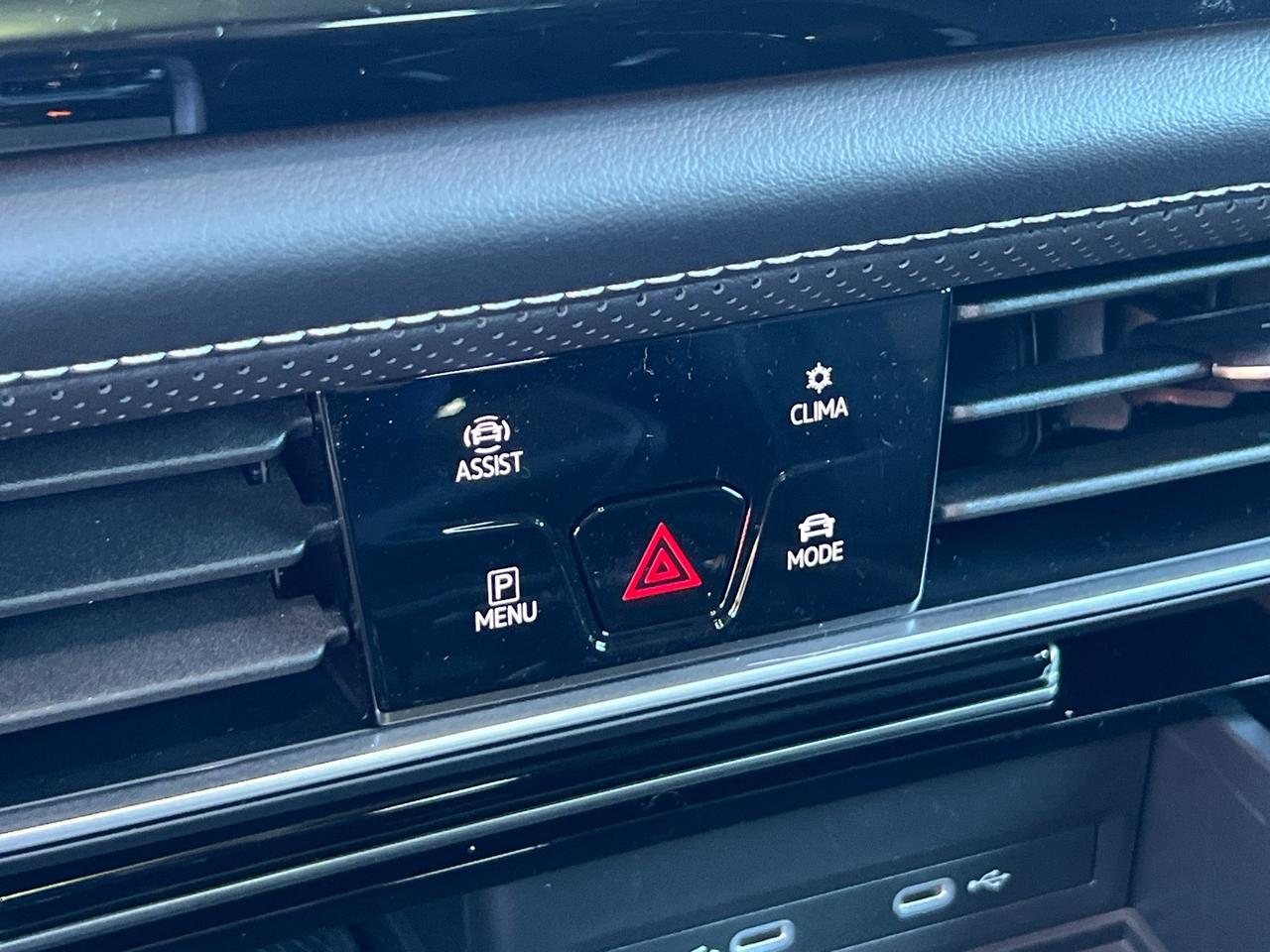 2025 Volkswagen Atlas Cross Sport 2.0T SEL R-Line Hagerstown MD