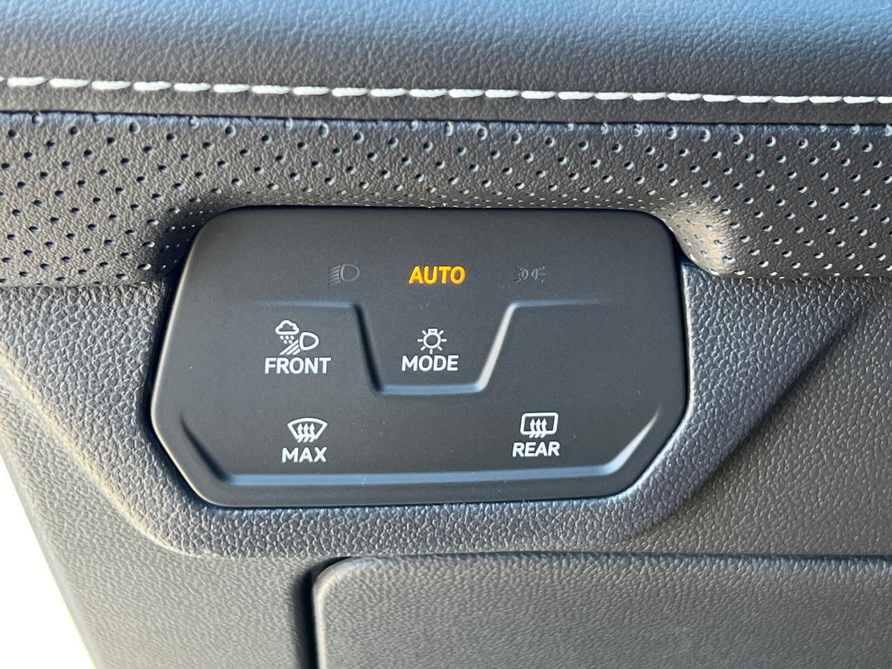 2025 Volkswagen Atlas Cross Sport 2.0T SEL R-Line Hagerstown MD