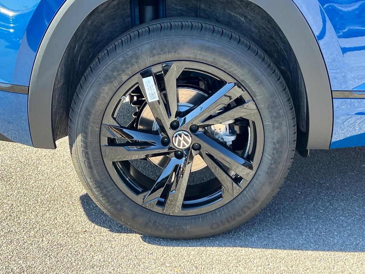 2025 Volkswagen Atlas Cross Sport 2.0T SEL R-Line Hagerstown MD