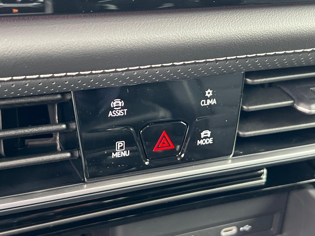 2025 Volkswagen Atlas Cross Sport 2.0T SEL R-Line Hagerstown MD