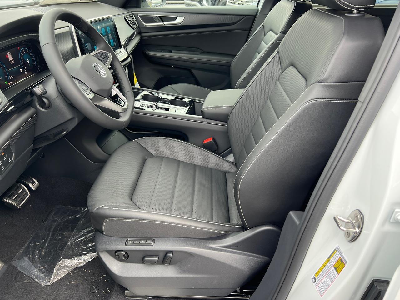 2025 Volkswagen Atlas Cross Sport 2.0T SEL R-Line Hagerstown MD