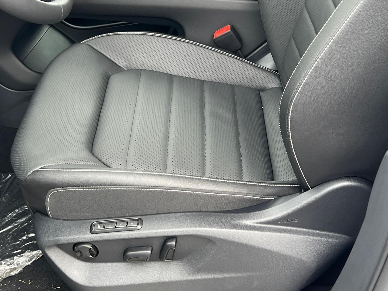 2025 Volkswagen Atlas Cross Sport 2.0T SEL R-Line Hagerstown MD