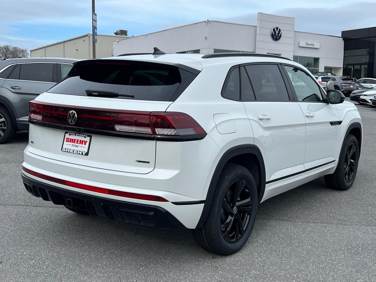2025 Volkswagen Atlas Cross Sport 2.0T SEL R-Line Hagerstown MD