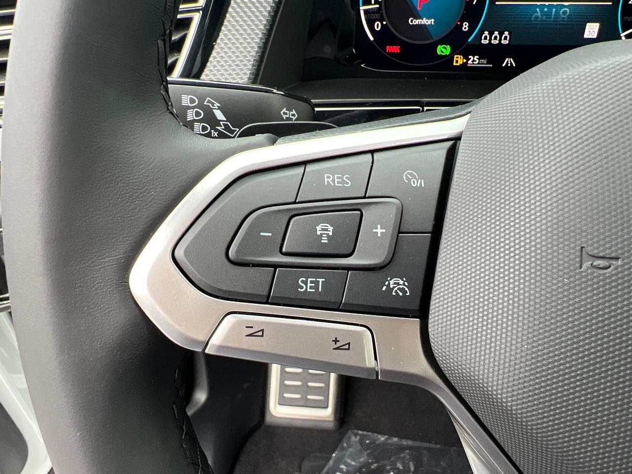 2025 Volkswagen Atlas Cross Sport 2.0T SEL R-Line Hagerstown MD