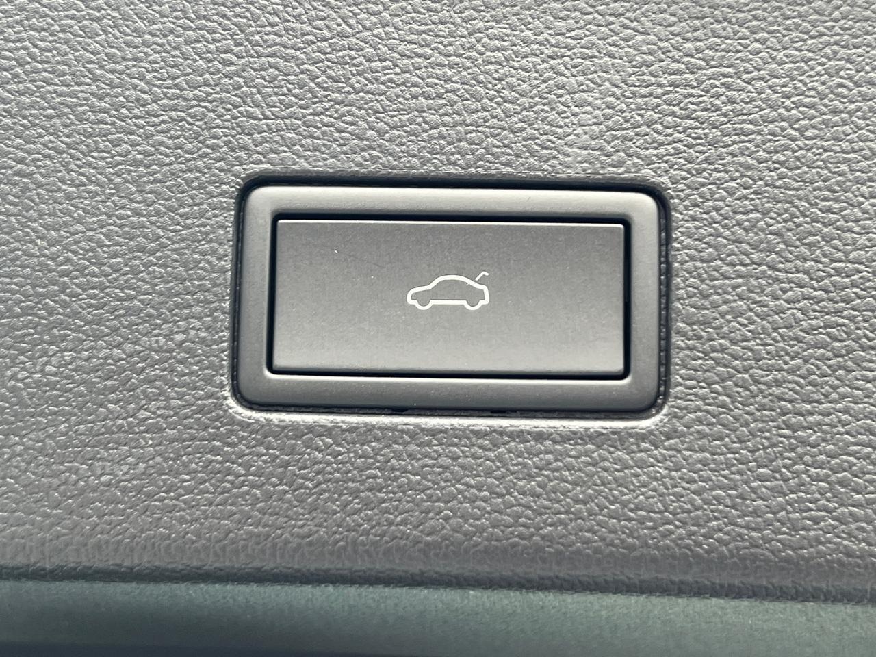 2025 Volkswagen Atlas Cross Sport 2.0T SEL R-Line Hagerstown MD