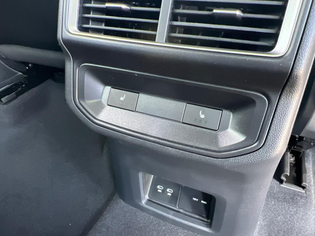 2025 Volkswagen Atlas Cross Sport 2.0T SEL R-Line Hagerstown MD