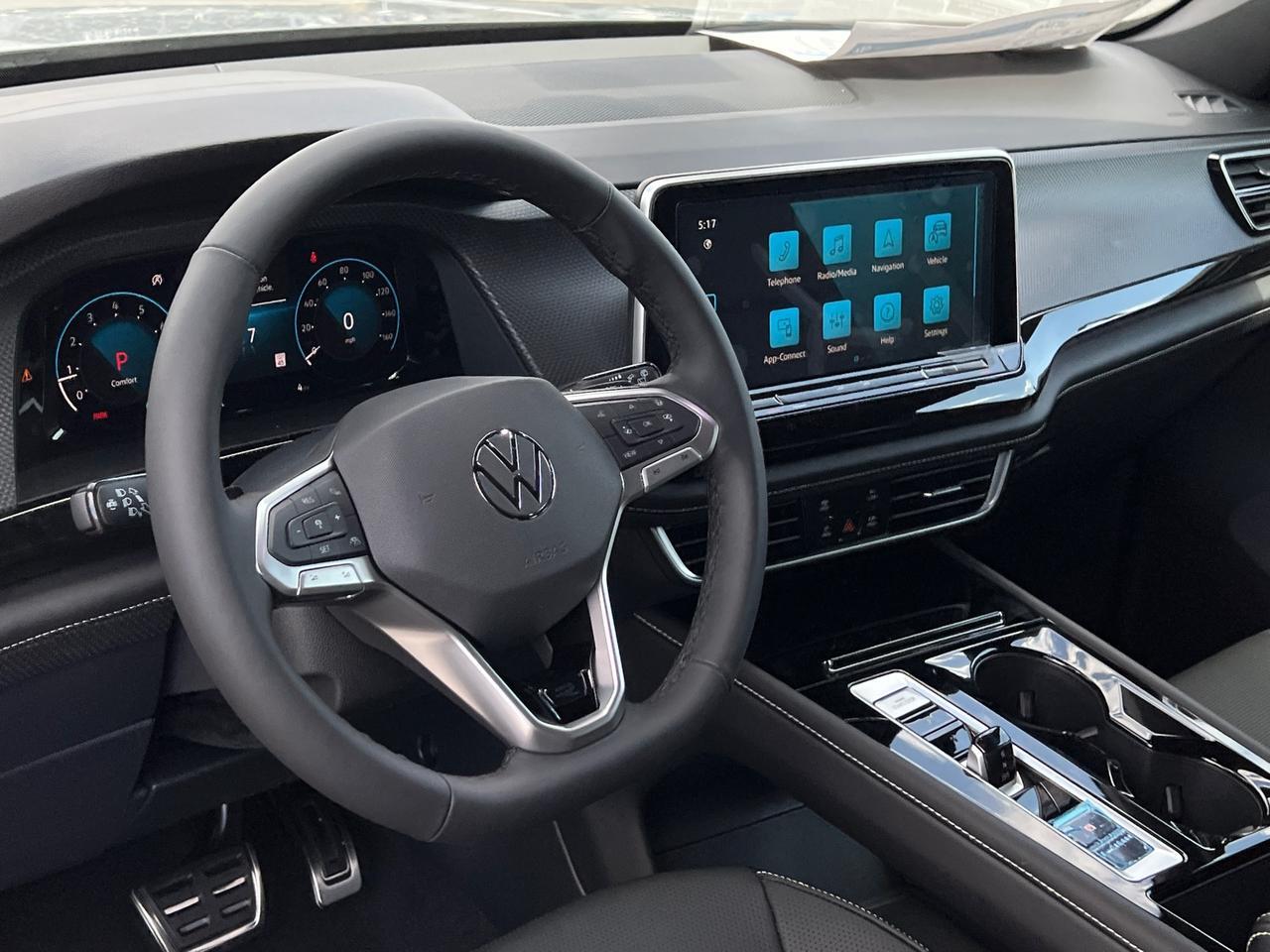 2025 Volkswagen Atlas Cross Sport 2.0T SEL R-Line Hagerstown MD