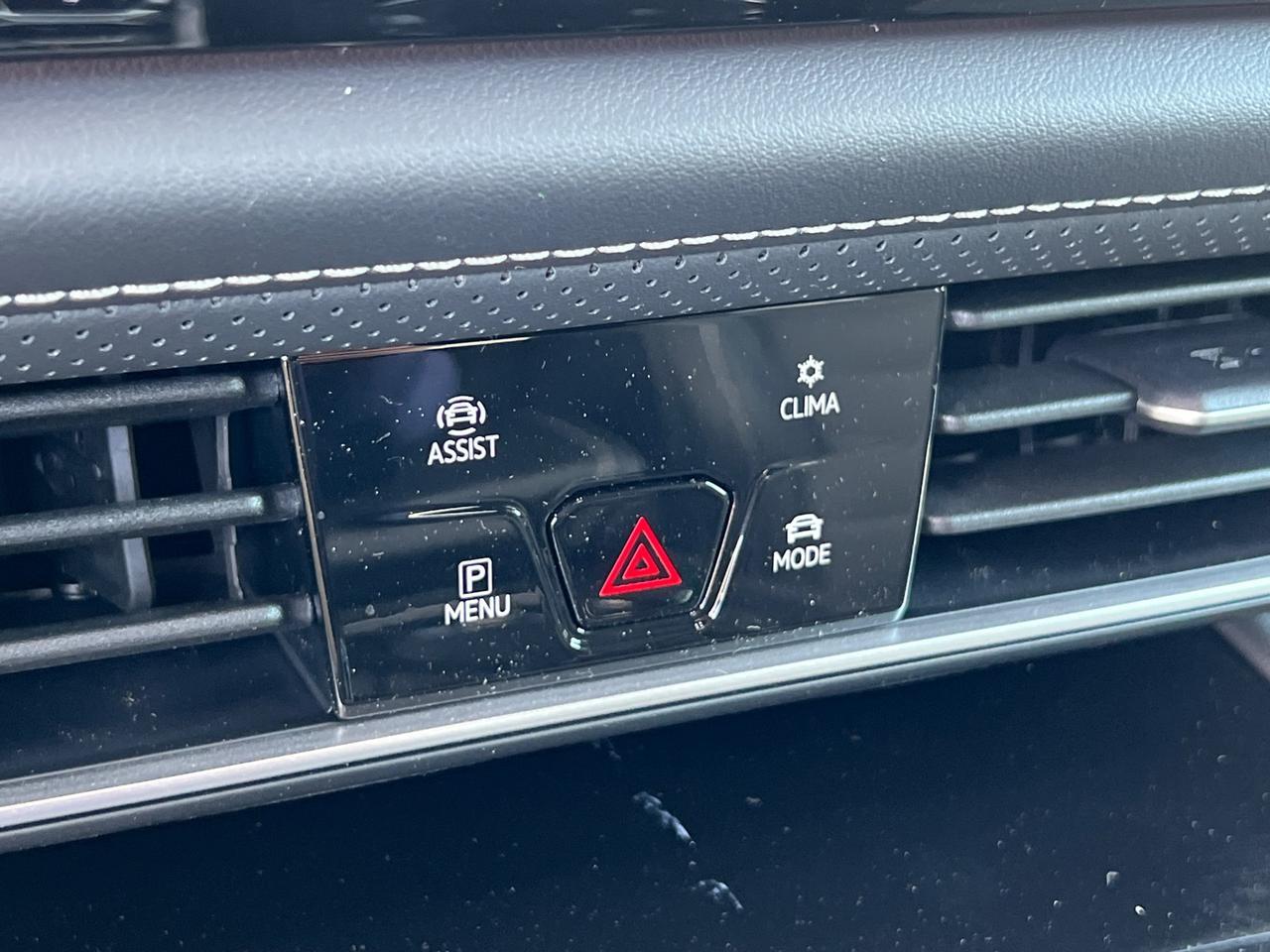 2025 Volkswagen Atlas Cross Sport 2.0T SEL R-Line Hagerstown MD