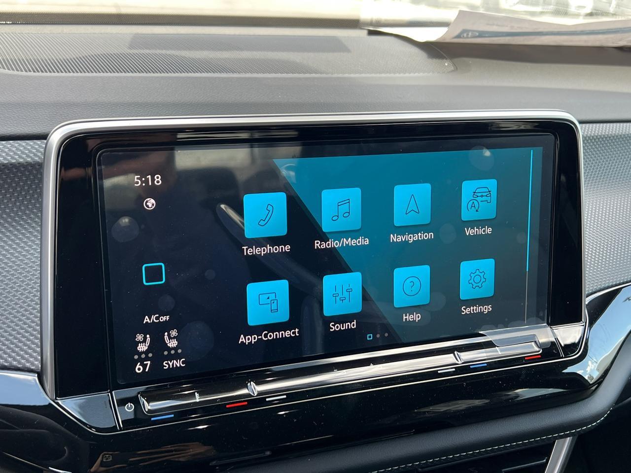 2025 Volkswagen Atlas Cross Sport 2.0T SEL R-Line Hagerstown MD