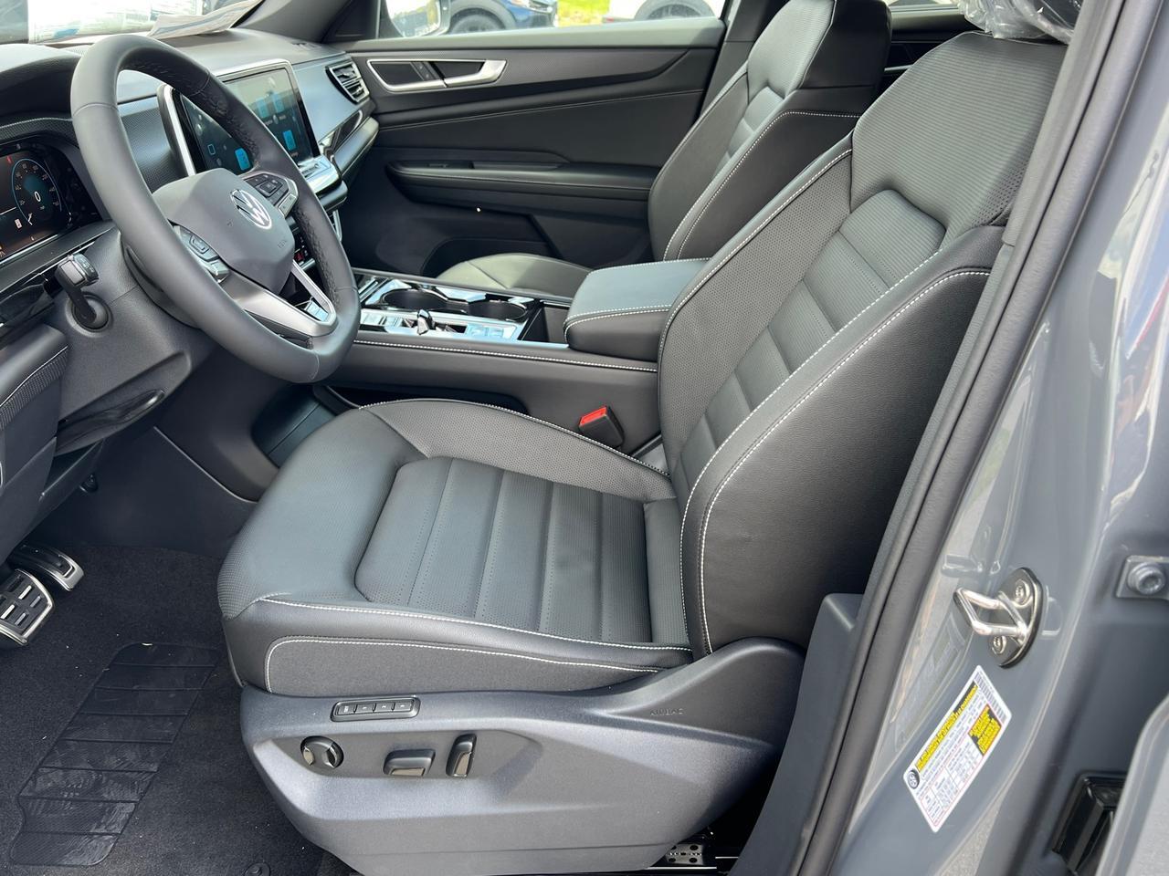 2025 Volkswagen Atlas Cross Sport 2.0T SEL R-Line Hagerstown MD