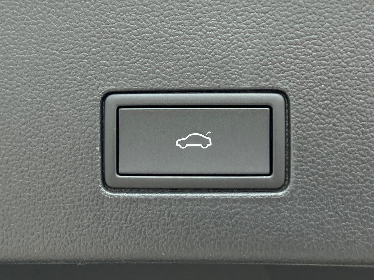 2025 Volkswagen Atlas Cross Sport 2.0T SEL R-Line Hagerstown MD