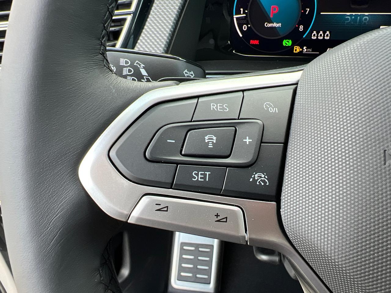 2025 Volkswagen Atlas Cross Sport 2.0T SEL R-Line Hagerstown MD