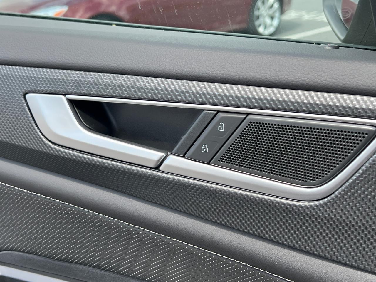 2025 Volkswagen Atlas Cross Sport 2.0T SEL R-Line Hagerstown MD