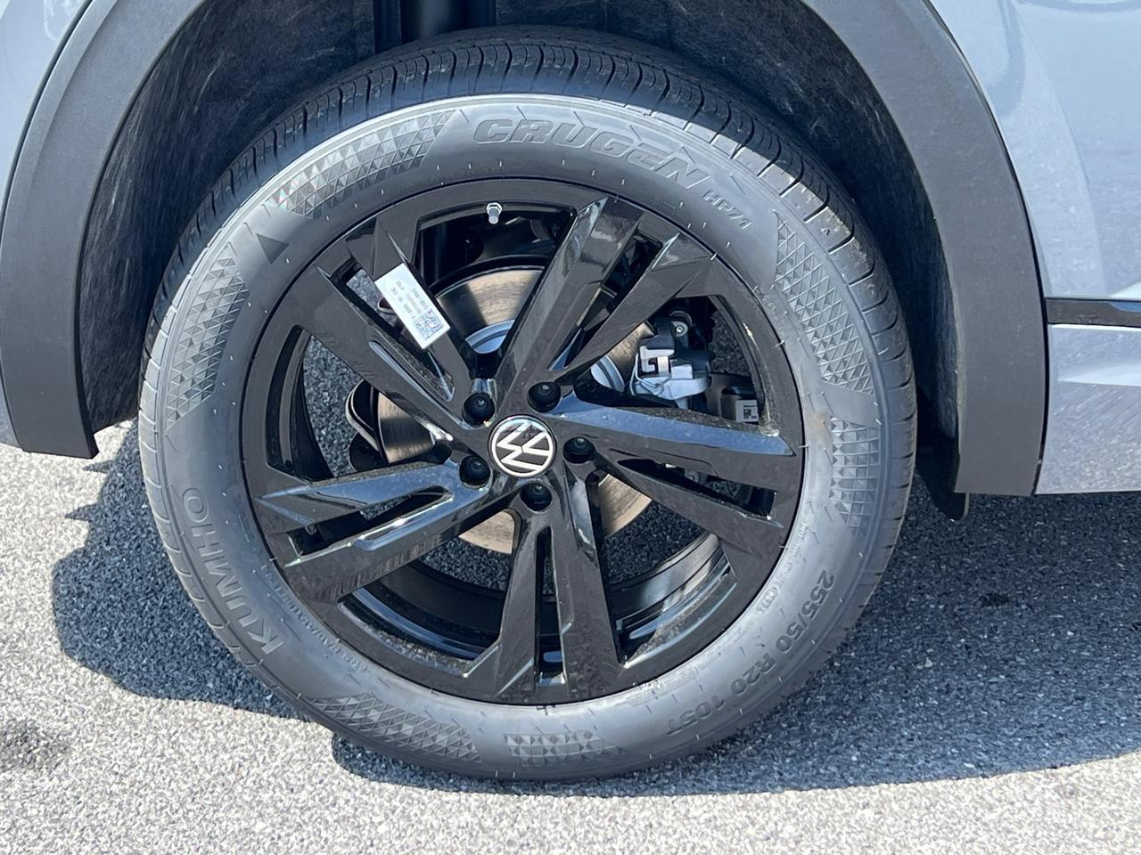 2025 Volkswagen Atlas Cross Sport 2.0T SEL R-Line Hagerstown MD