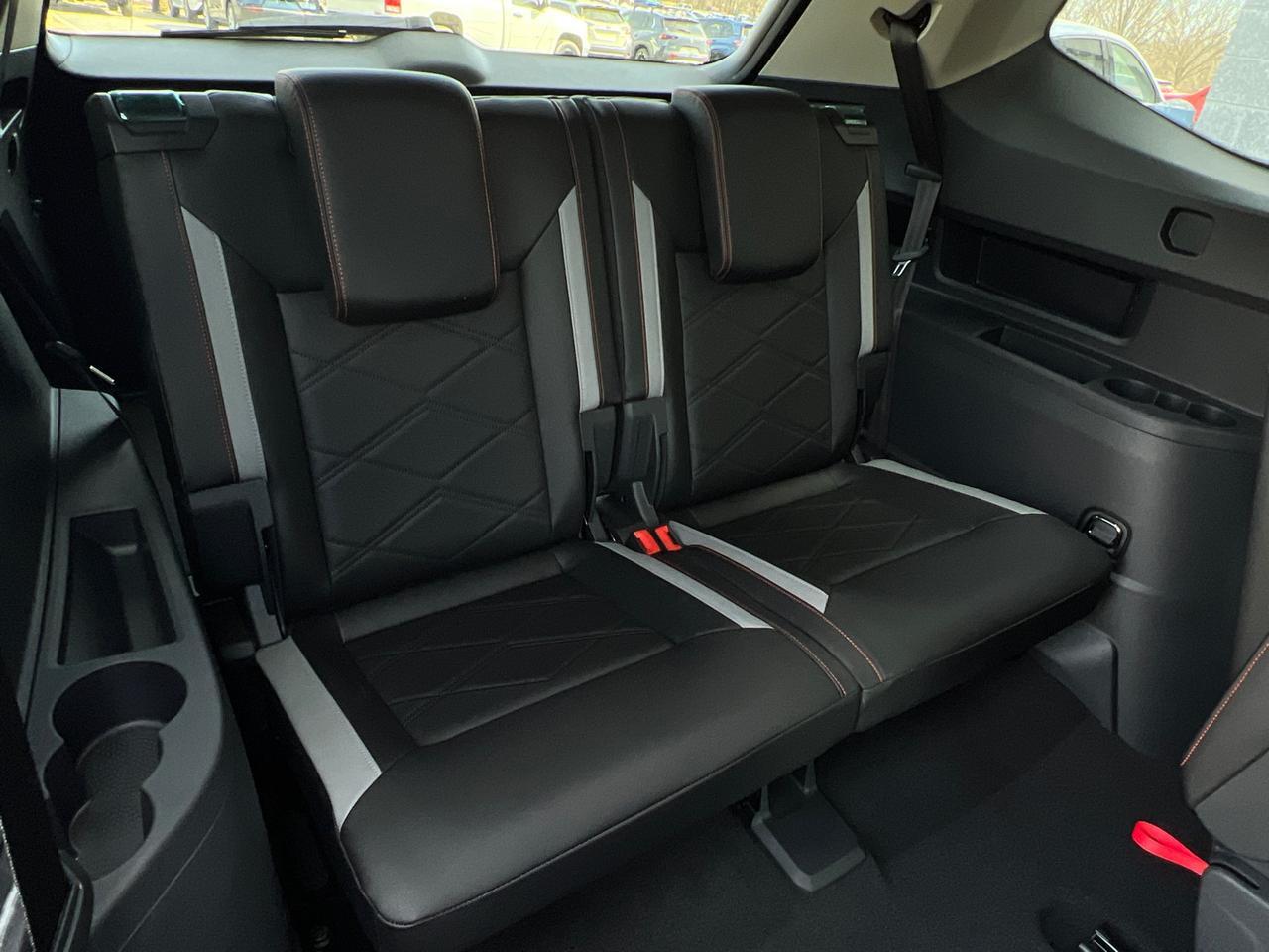 2025 Volkswagen Atlas PEAK EDITION SE W/TECH AWD Hagerstown MD