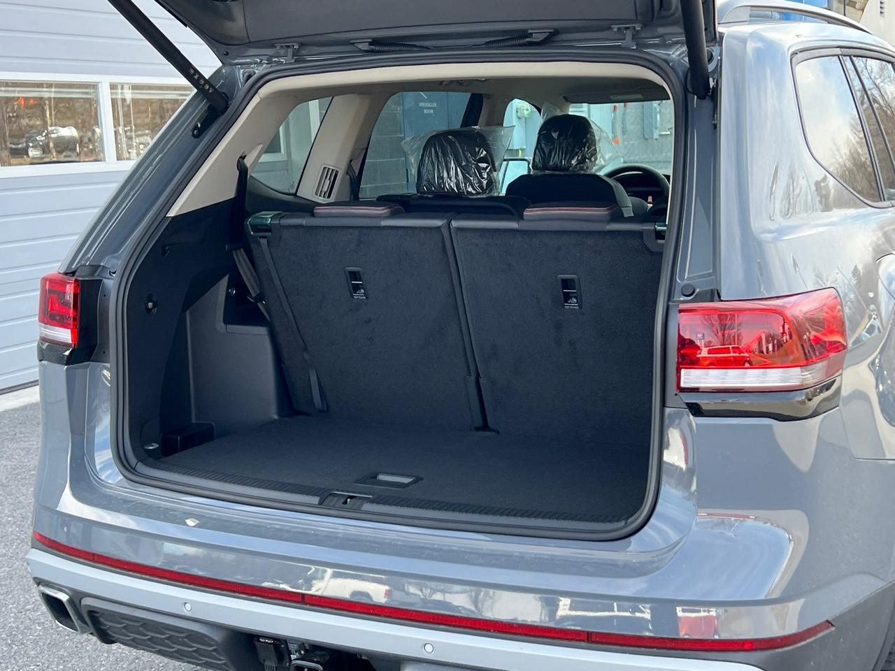 2025 Volkswagen Atlas PEAK EDITION SE W/TECH AWD Hagerstown MD