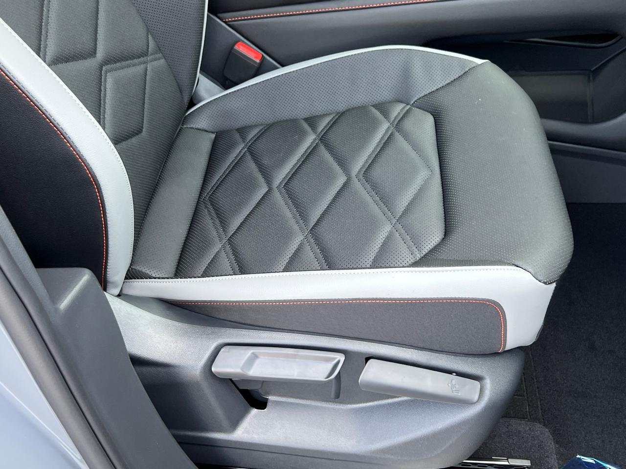 2025 Volkswagen Atlas PEAK EDITION SE W/TECH AWD Hagerstown MD