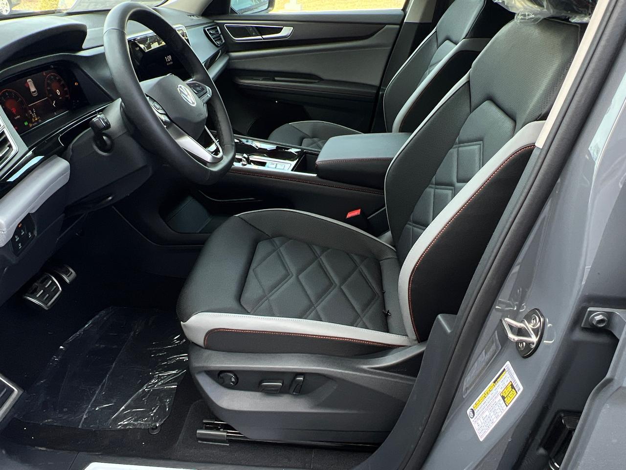 2025 Volkswagen Atlas PEAK EDITION SE W/TECH AWD Hagerstown MD