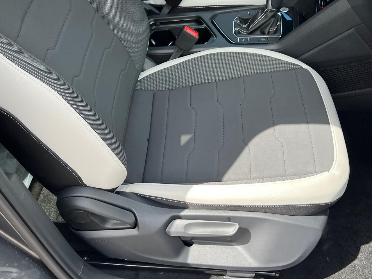 2025 Volkswagen Taos 1.5T SE Hagerstown MD