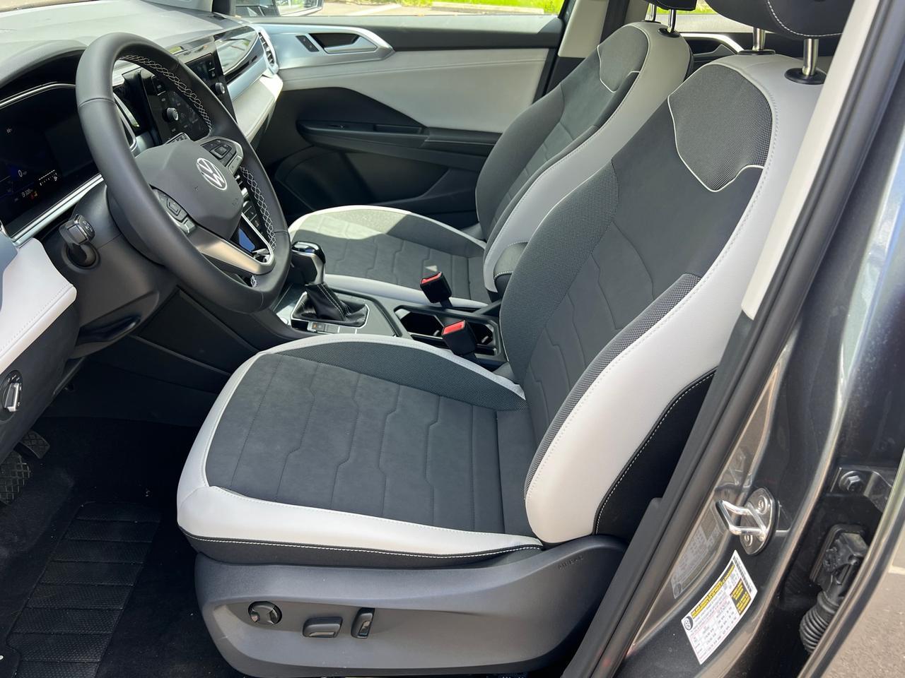 2025 Volkswagen Taos 1.5T SE Hagerstown MD