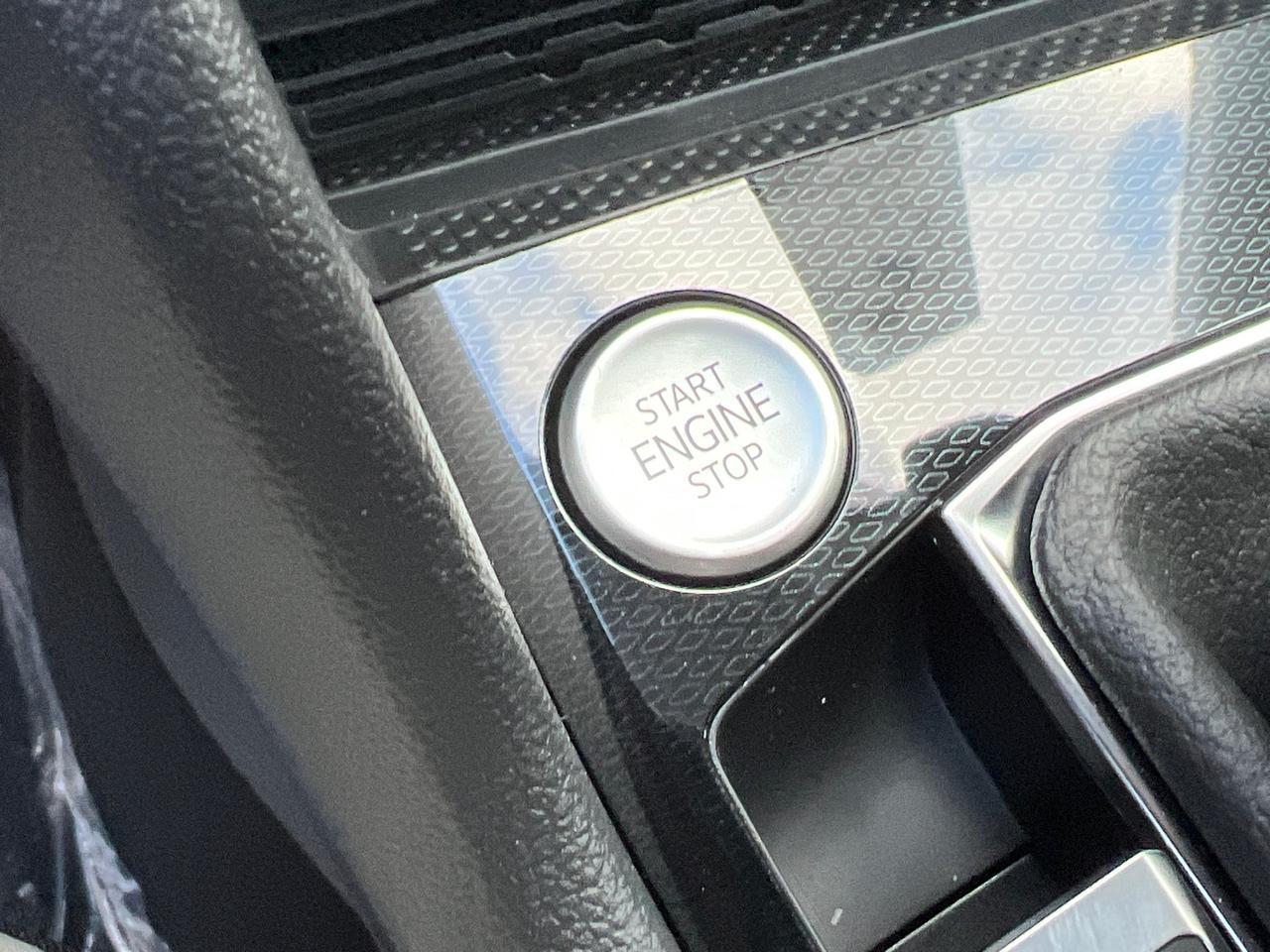 2025 Volkswagen Taos 1.5T SE Hagerstown MD