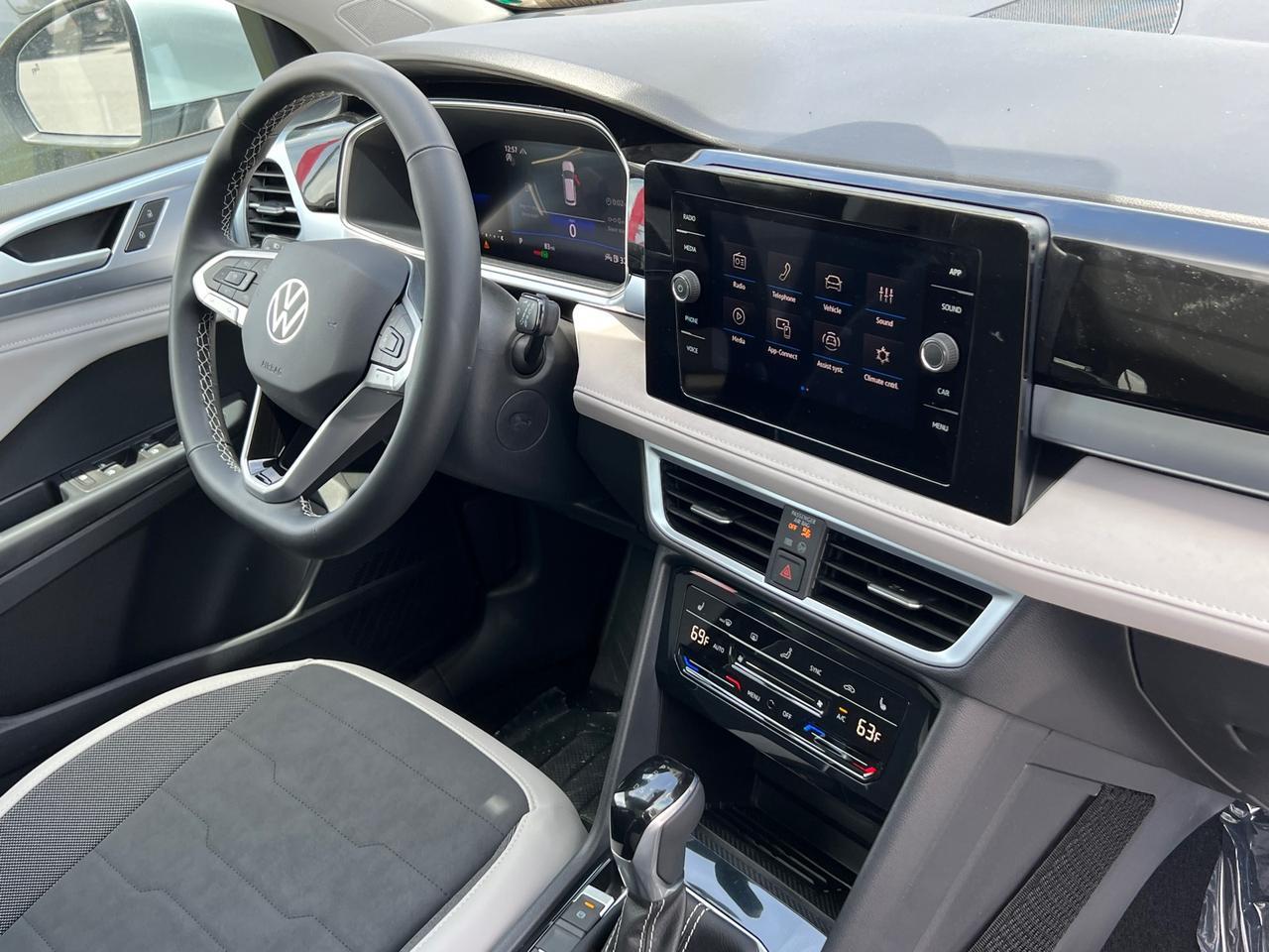 2025 Volkswagen Taos 1.5T SE Hagerstown MD