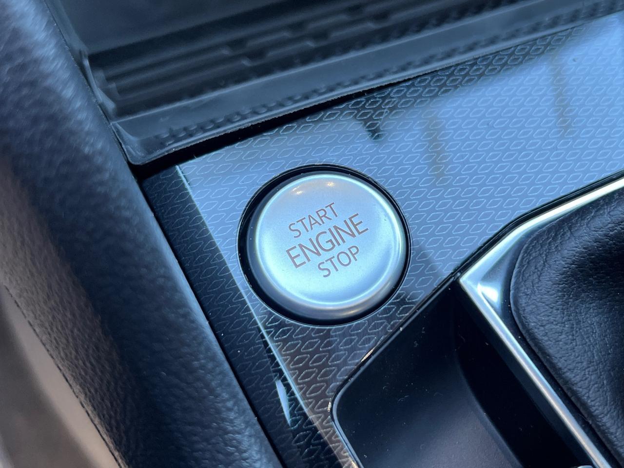 2025 Volkswagen Taos 1.5T SEL Hagerstown MD