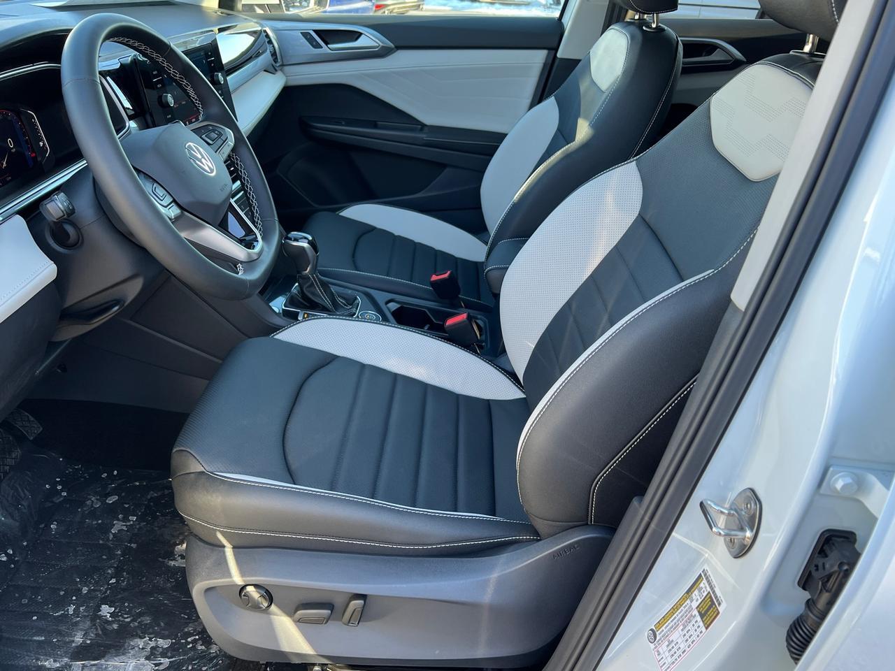 2025 Volkswagen Taos 1.5T SEL Hagerstown MD