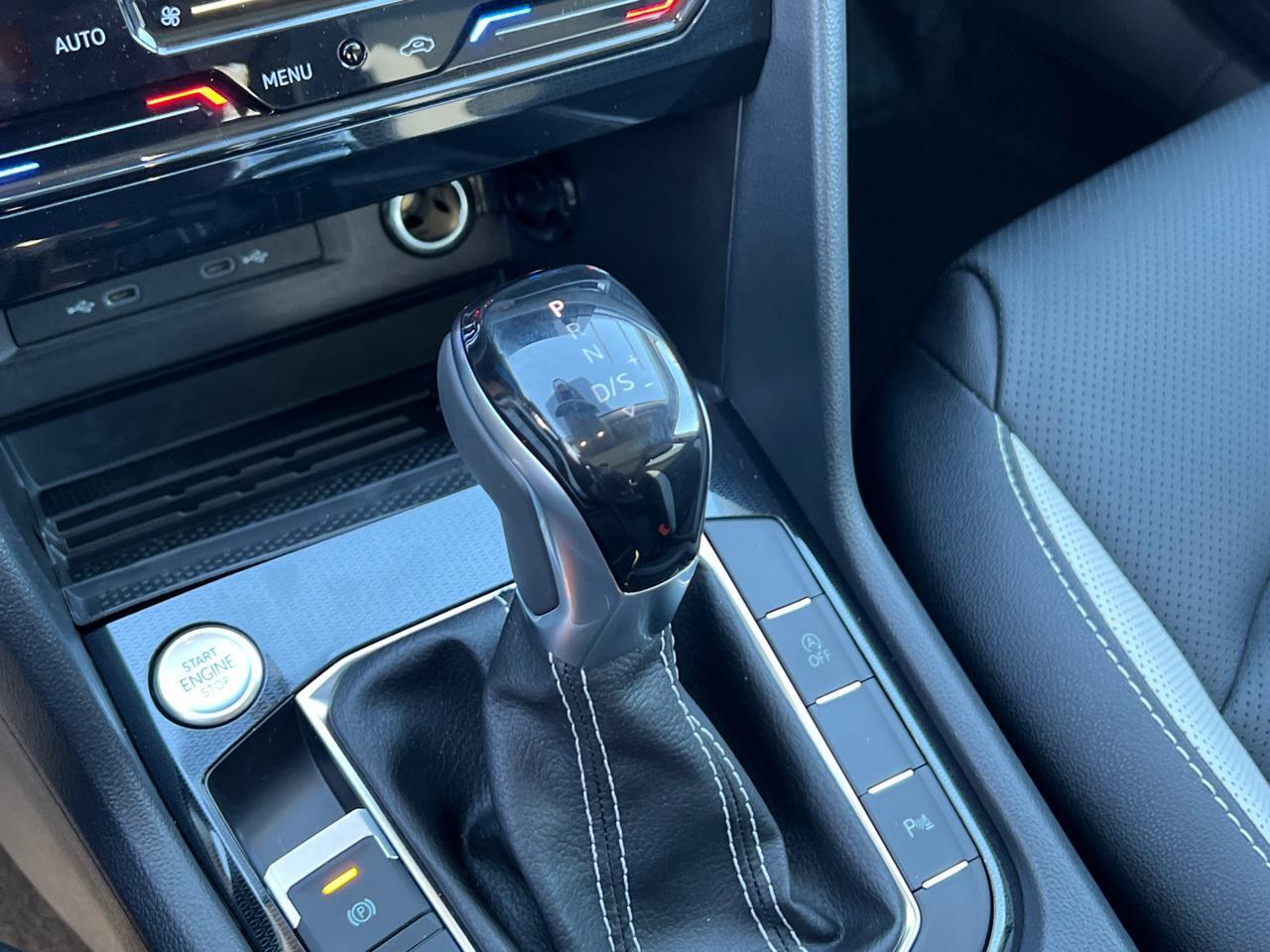 2025 Volkswagen Taos 1.5T SEL Hagerstown MD