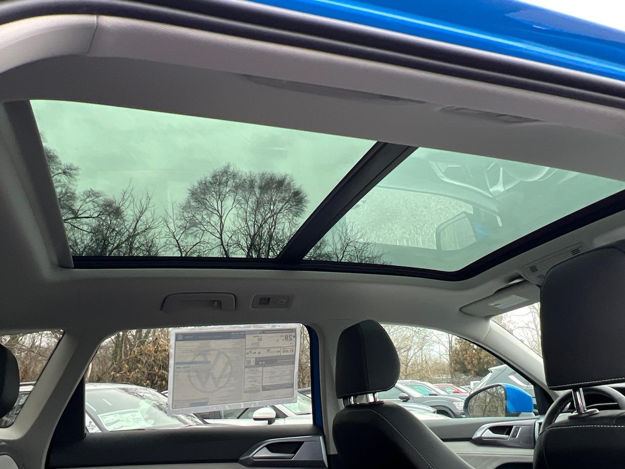 2025 Volkswagen Taos 1.5T SEL Hagerstown MD