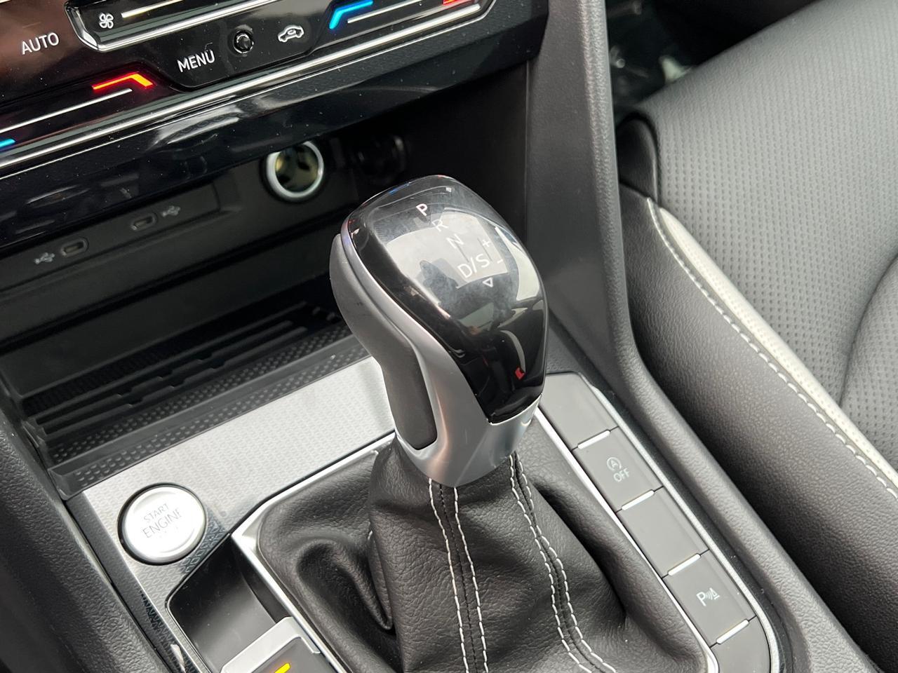 2025 Volkswagen Taos 1.5T SEL Hagerstown MD