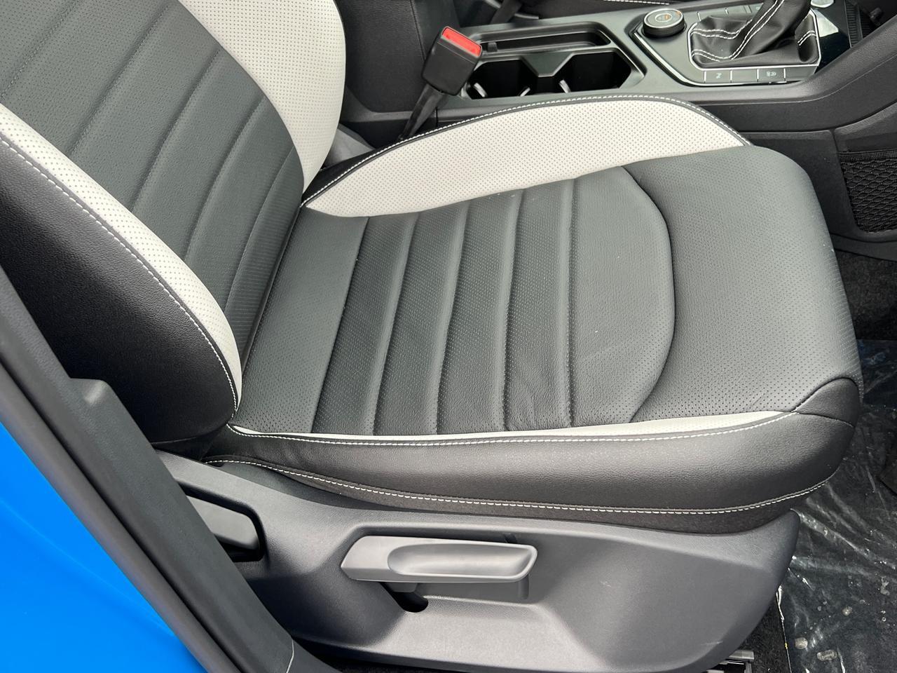 2025 Volkswagen Taos 1.5T SEL Hagerstown MD