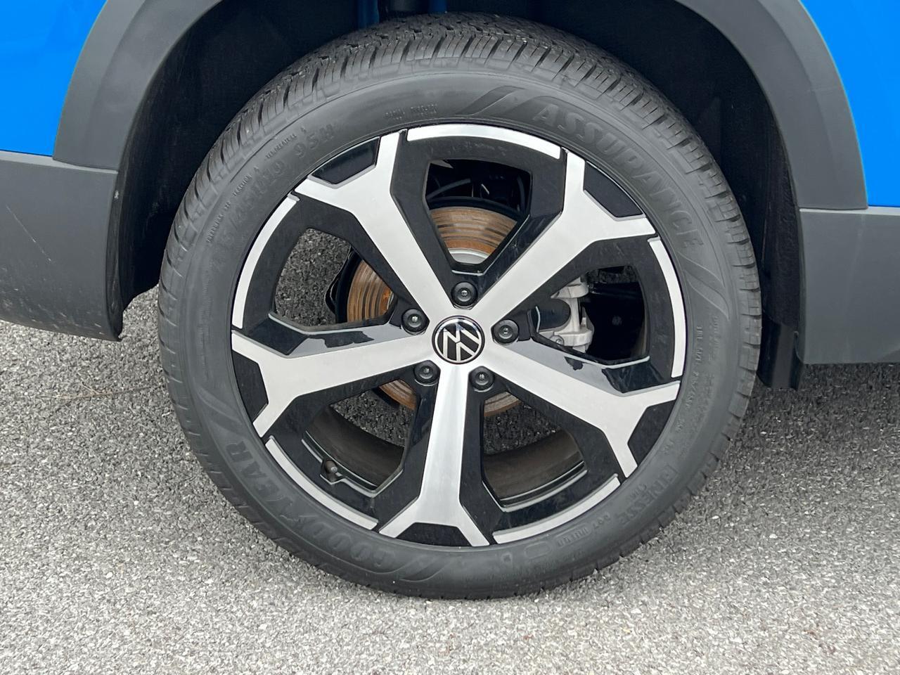 2025 Volkswagen Taos 1.5T SEL Hagerstown MD