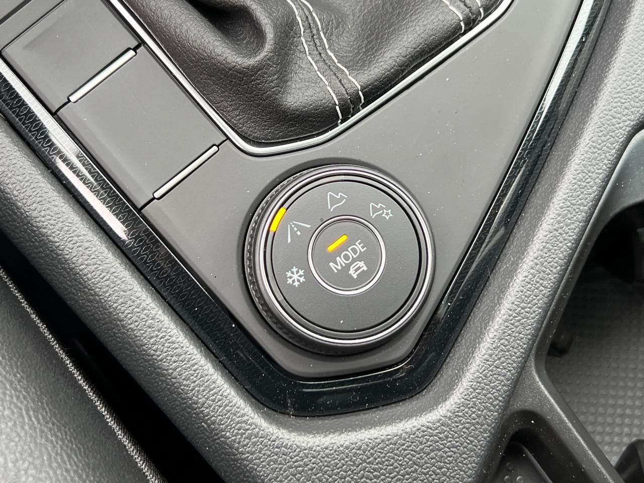 2025 Volkswagen Taos 1.5T SEL Hagerstown MD