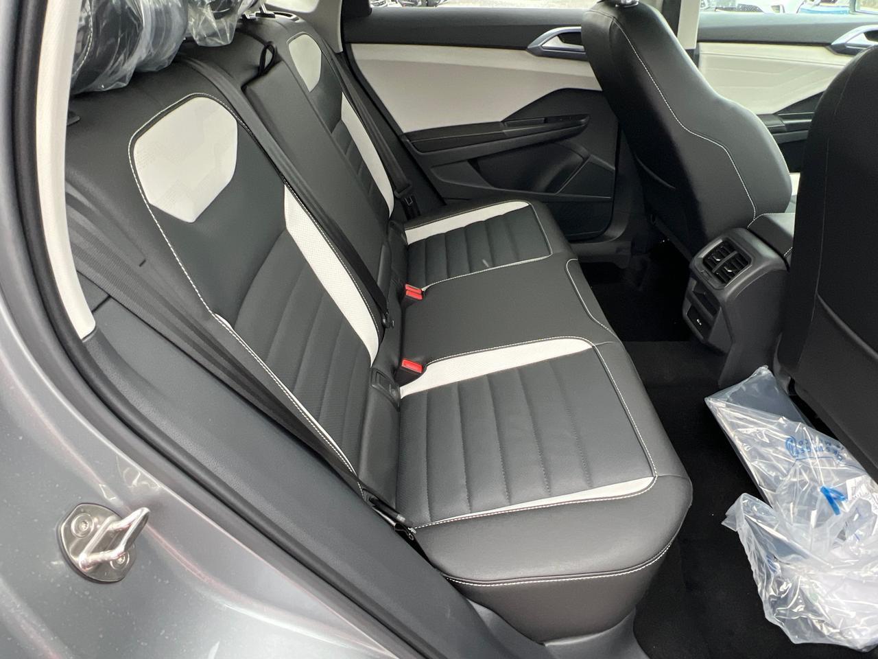 2025 Volkswagen Taos 1.5T SEL Hagerstown MD