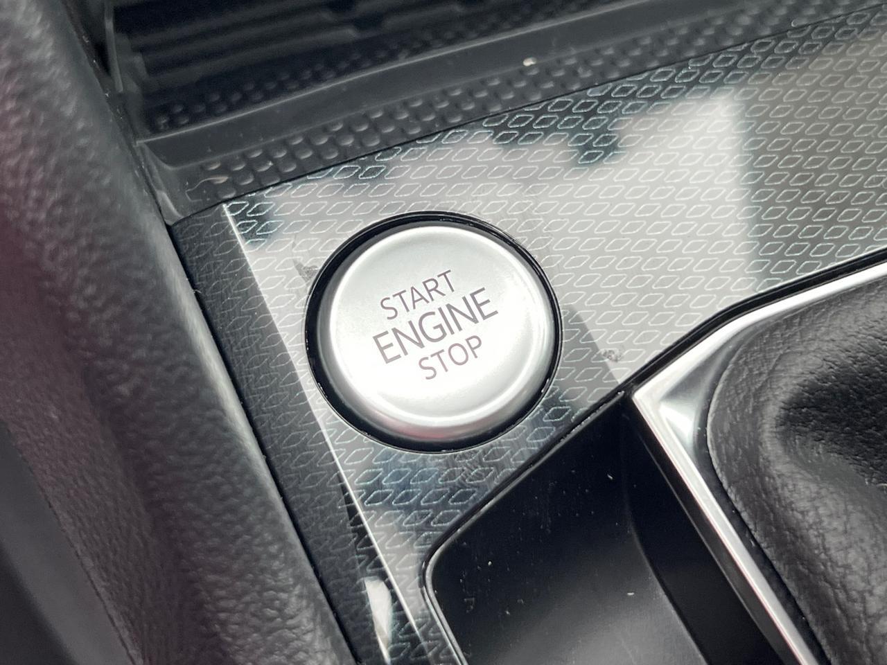 2025 Volkswagen Taos 1.5T SEL Hagerstown MD