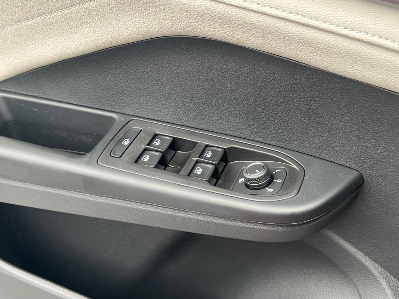 2025 Volkswagen Taos 1.5T SEL Hagerstown MD