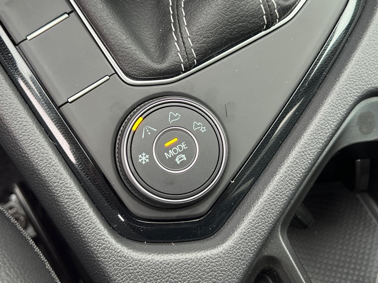 2025 Volkswagen Taos 1.5T SEL Hagerstown MD