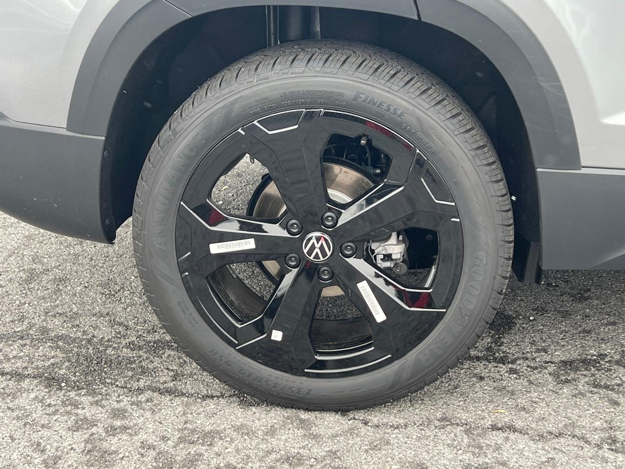 2025 Volkswagen Taos 1.5T SEL Hagerstown MD