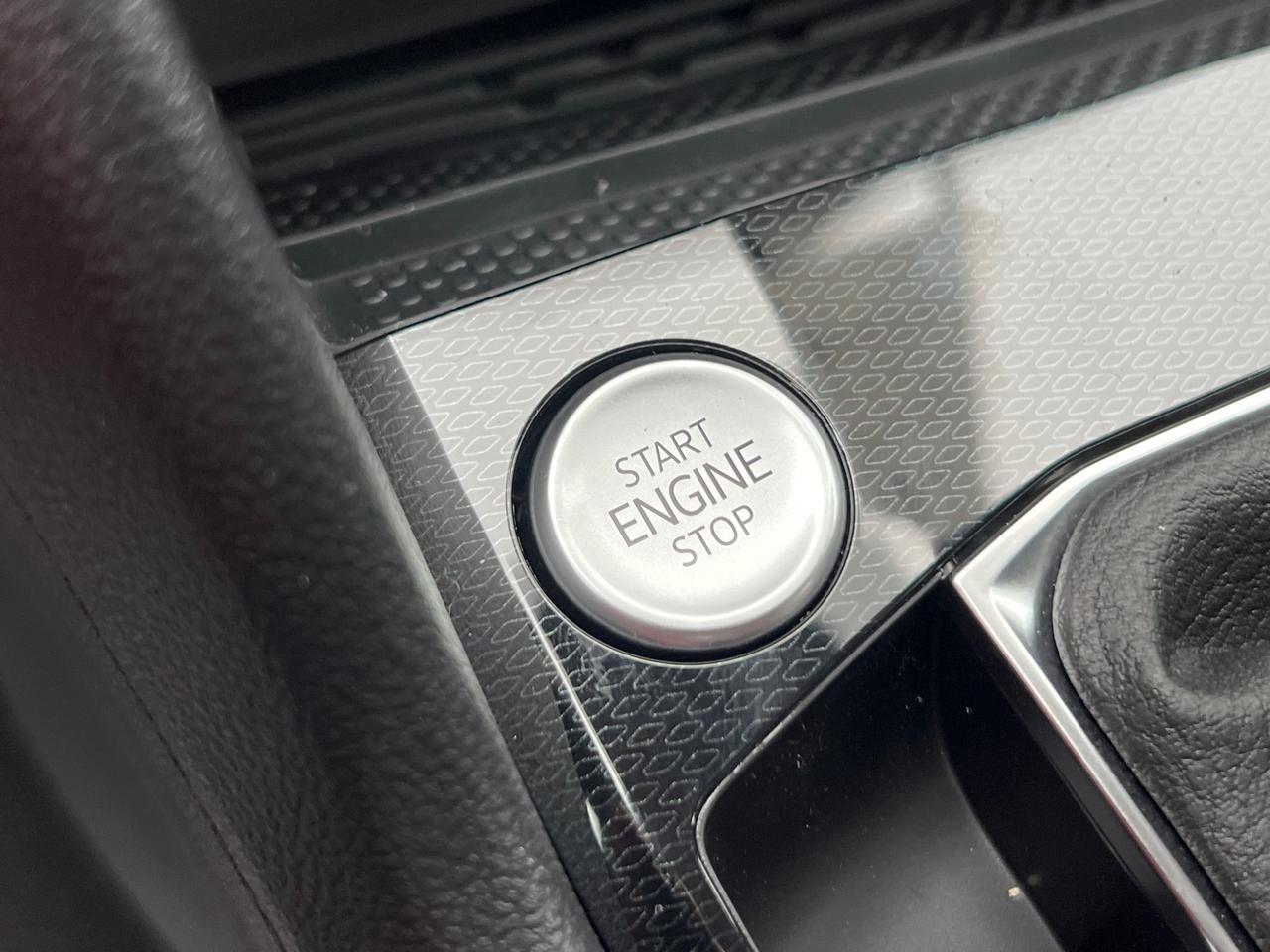 2025 Volkswagen Taos 1.5T SEL Hagerstown MD