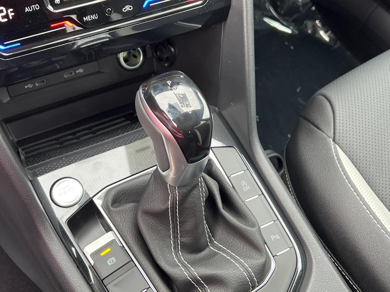 2025 Volkswagen Taos 1.5T SEL Hagerstown MD