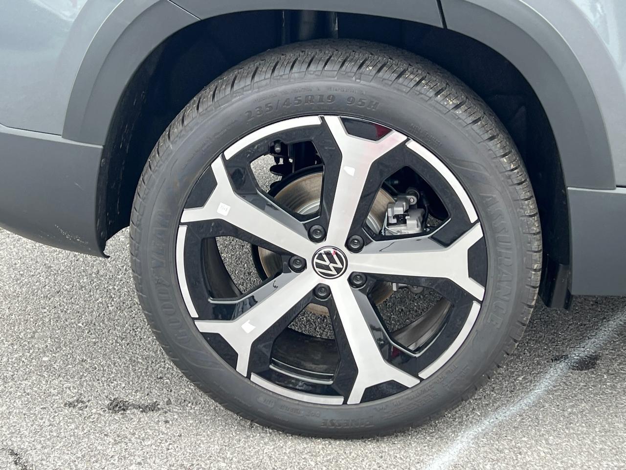 2025 Volkswagen Taos 1.5T SEL Hagerstown MD