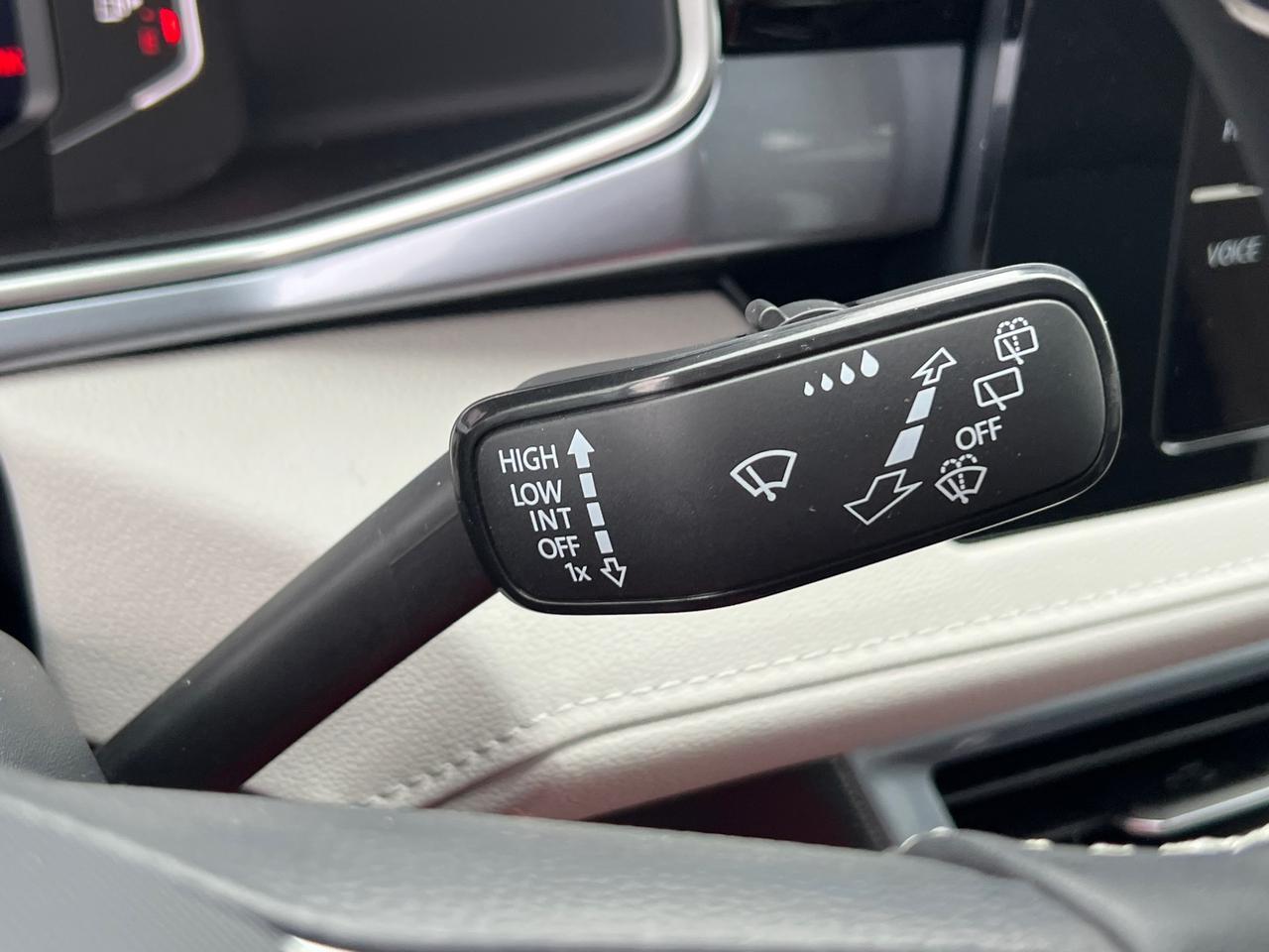 2025 Volkswagen Taos 1.5T SEL Hagerstown MD