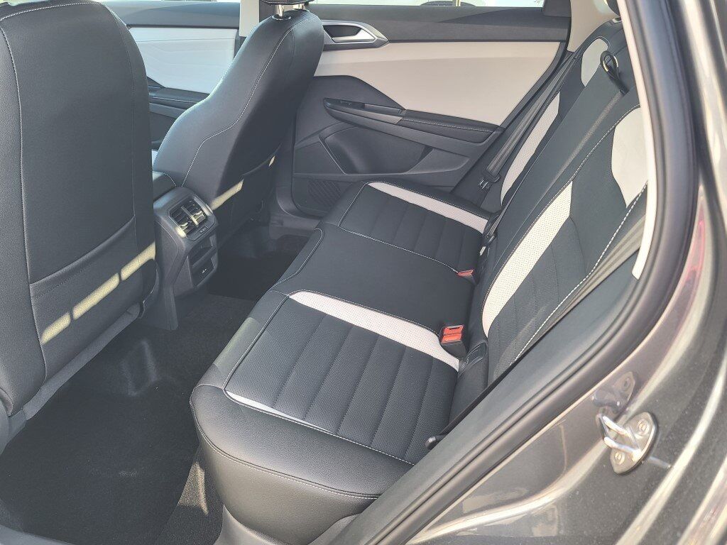 2025 Volkswagen Taos 1.5T SEL Springfield VA